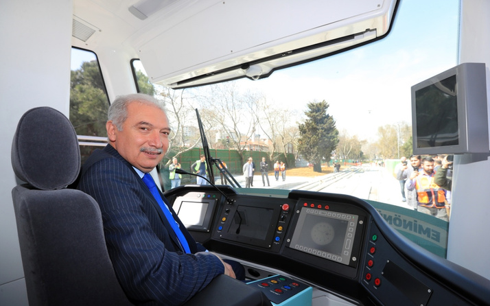 Mevlüt Uysal 2 farklı raylı sistem hattında test sürüşü yaptı