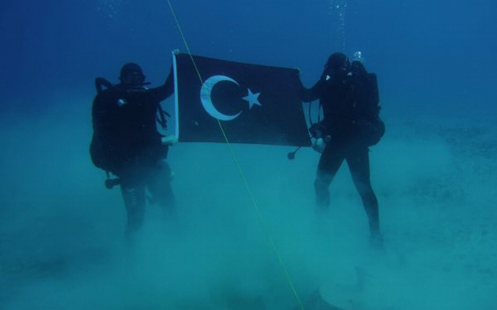 Yunanistan'dan Girit'te Türk bayrağı açan askerlere tepki