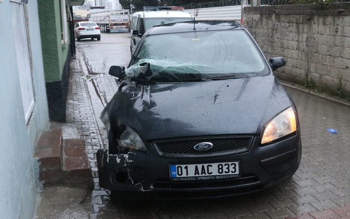 Adana'da tek bacağı olmayan sürücü kaza yaptı
