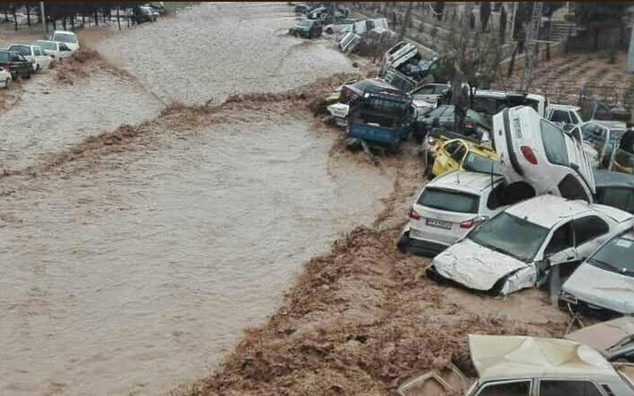 İran'da sel 76 cana mal oldu