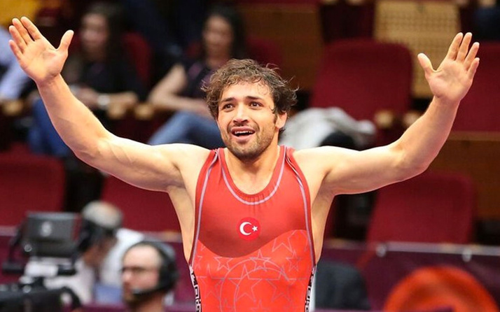 Atakan Yüksel'den Avrupa Güreş Şampiyonası'nda altın madalya!