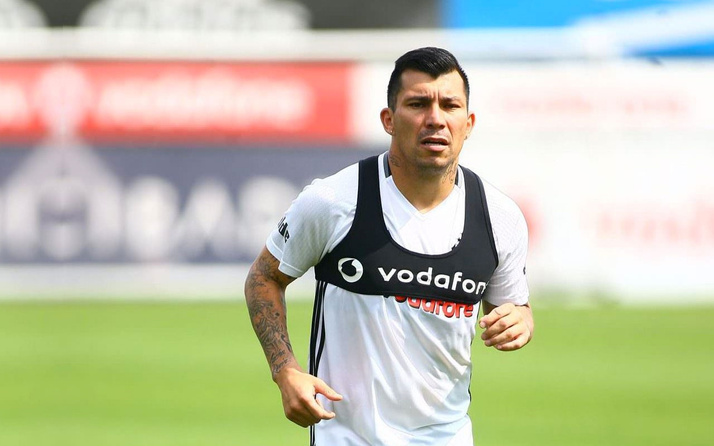 Yakın ardaşı açıkladı! Medel'e sürpriz talip