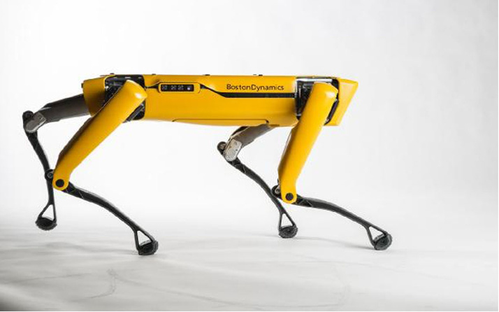 Bu robot bir kamyonu çekebiliyor!