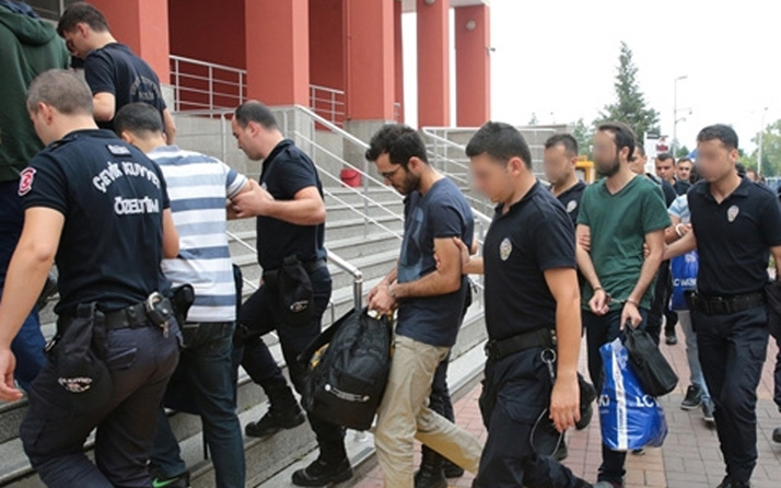 Aralarında aktif görevde olanlar da var! Büyük FETÖ operasyonu