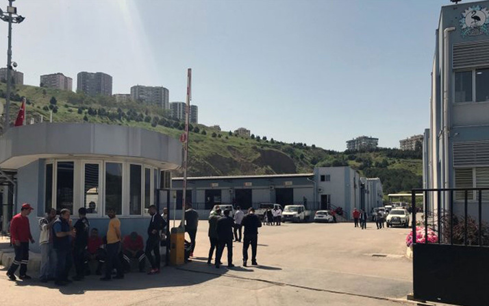 İzmir Çiğli'de arkadaşları çıkarılınca 700 kişi iş bıraktı Görülmemiş protesto