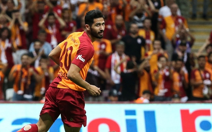 Galatasaraylı futbolcu Emre Akbaba'nın ayağı kırıldı!