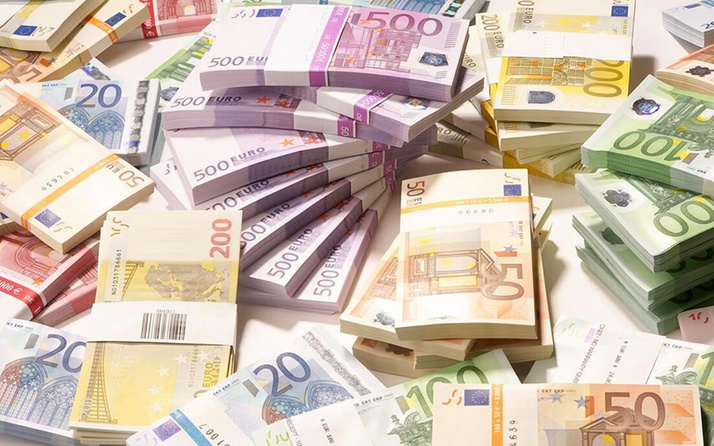 Hazine 12,3 milyar lira borçlandı
