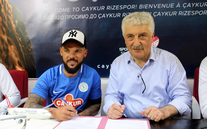 Çaykur Rizespor'da Moroziuk'tan 2 yıllık imza