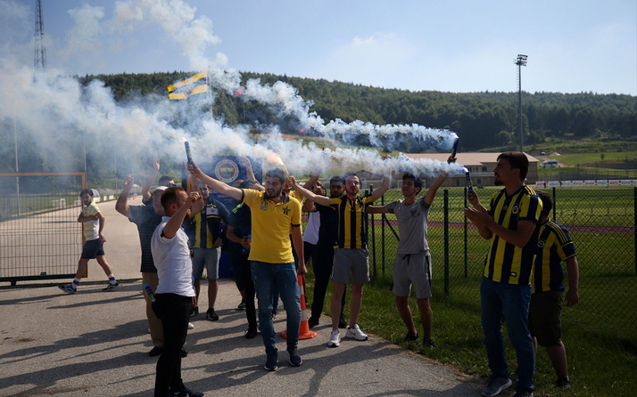 Fenerbahçe'ye Düzce'de coşkulu karşılama