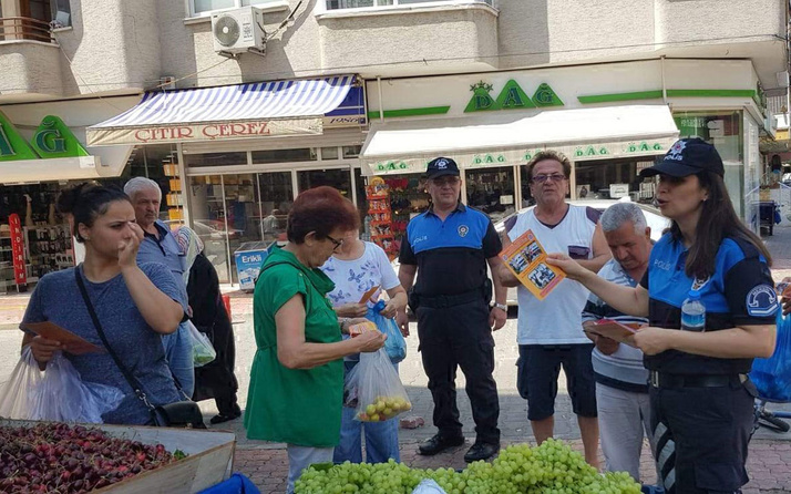Mersin polisi çarşı-pazarları gezerek dolandırıcılık uyarısı yaptı!