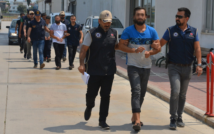 Adana'da yakalanan DEAŞ'lılar adliyeye sevk edildi