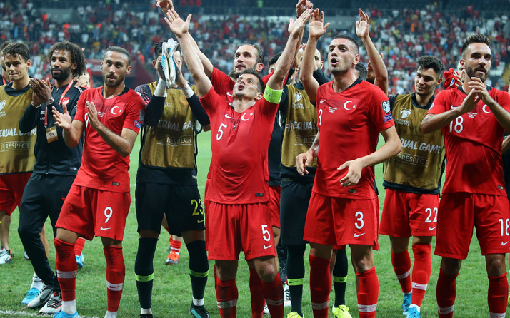 Fransız politikacılardan Fransa Türkiye maçı için UEFA'ya şok talep