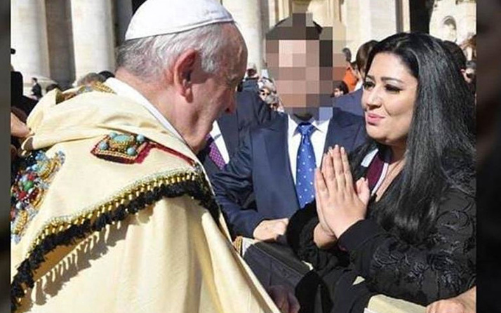 Iraklı modacı teröristler için Papa’dan dua istedi!