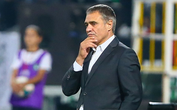 Fenerbahçe taraftarı, teknik direktör Ersun Yanal'ı istifaya çağırdı