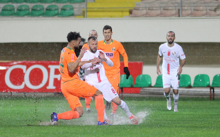 Alanyaspor - Antalya maçında gol sesi çıkmadı