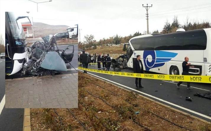 Otobüs ile otomobil çarpıştı: Belediye Başkanının sekreteri ve iki çocuğu öldü!