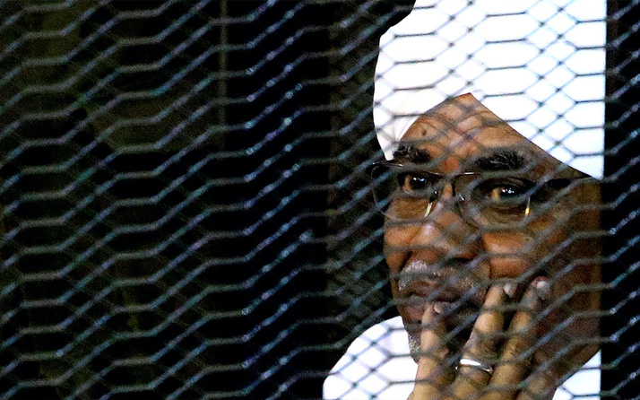 Sudan'ın devrik lideri Ömer El Beşir'e iki yıl ceza verildi