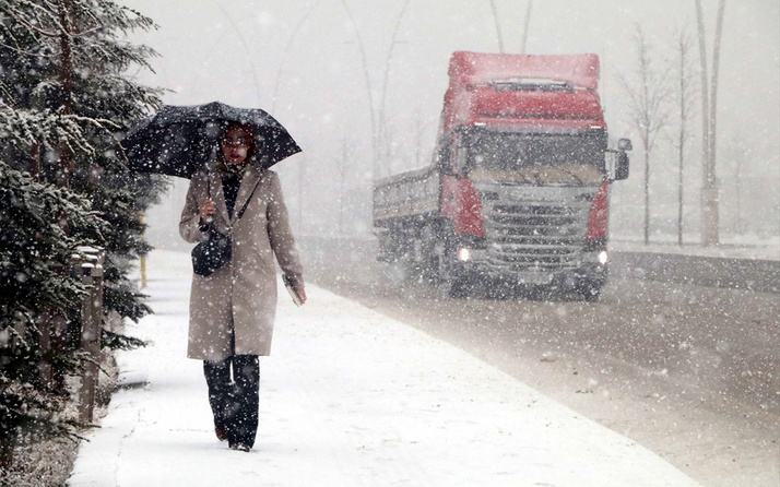 Çok yoğun kar geliyor! Bu kez İstanbul'u da esir alacak tarih açıklandı