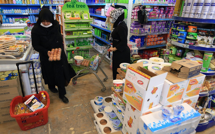 Bağdat'ta marketler 'koronavirüs' akınına uğradı