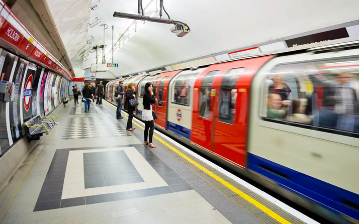 Londra'da metro hatları kısmen kapatılıyor