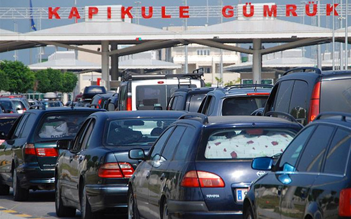 Türkiye’ye arabayla gelen gurbetçiler için kalma süreleri uzatıldı