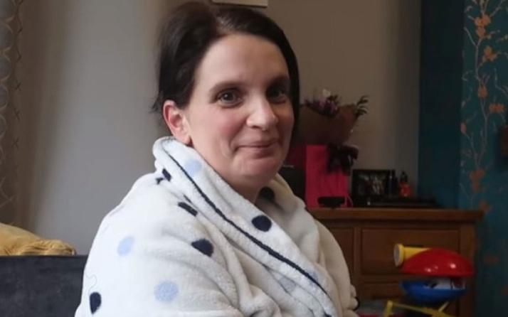 45 yaşındaki İngiliz kadın 22. çocuğunu doğurdu