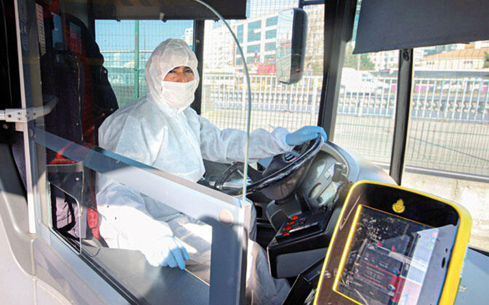 İstanbul'da metrobüs şoförleri için koronavirüs önlemi 'tulum giyecekler'