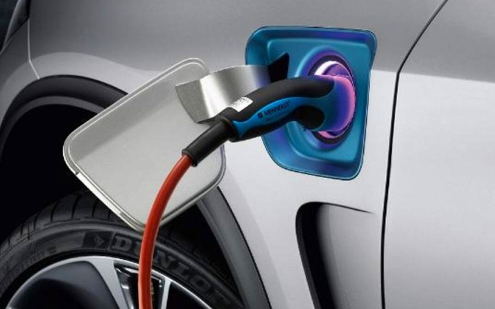Elektrikli ve hibrit otomobil günden güne yangınlaşıyor 2020'de satışları yüzde 79 arttı