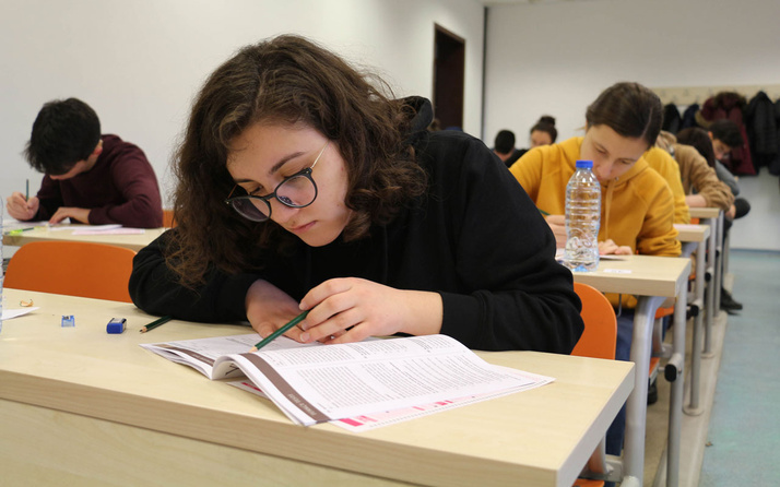Üniversite adaylarına tavsiyeler Evde maskeyle deneme sınavı çözün