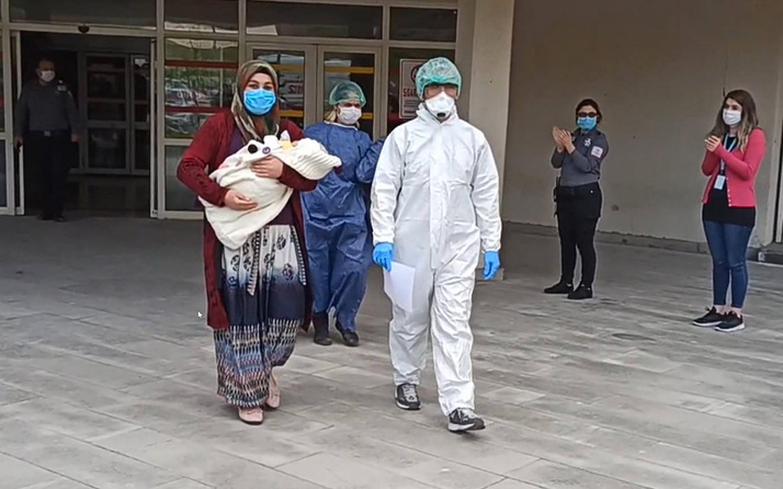 Nevşehir'de anne ile 40 günlük bebeği koronavirüsü yendi