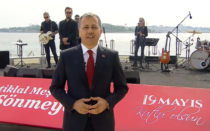 İstanbul Valiliği'nden Kız Kulesi'nde Emre Aydın konseri