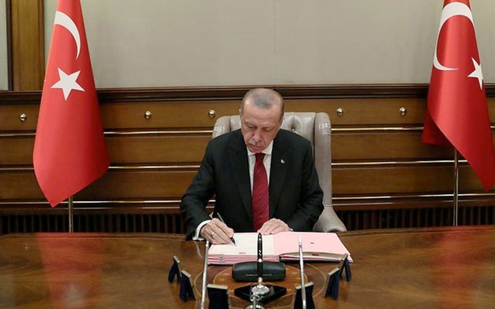 Cumhurbaşkanı Erdoğan gece yarısı imzaladı atama kararları Resmi Gazete'de