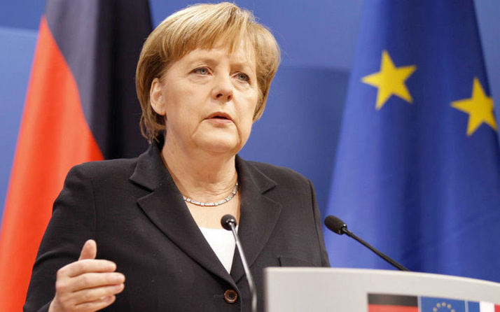 Merkel'den Avrupa için tarihi itiraf