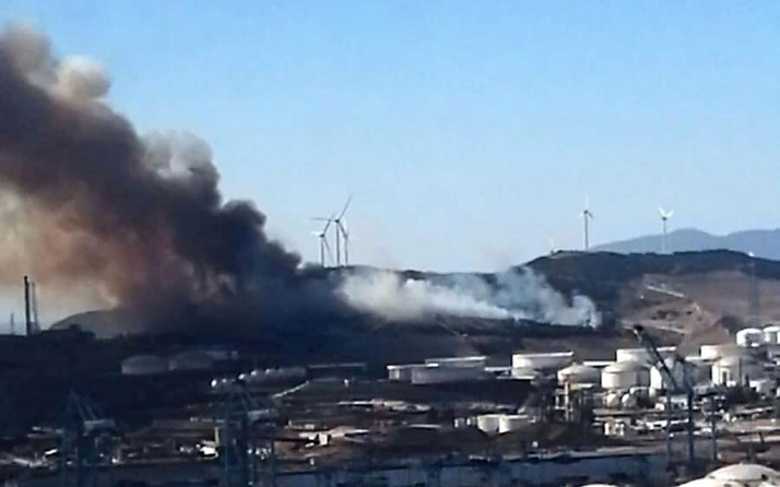 İzmir'de iki yerde yangın çıktı! Biri PETKİM rafinerisinin hemen yanında