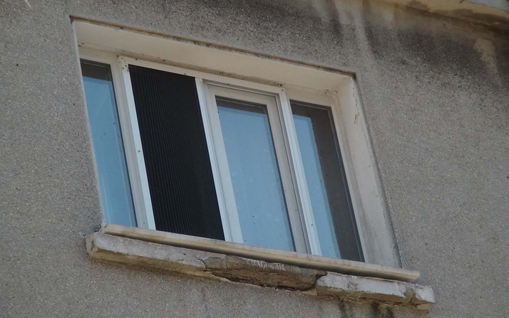 Beyoğlu'nda sinekler acı gerçeğe götürdü komşular polise haber verdi