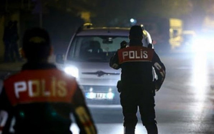 Adana'da polis uygulamasında cephanelik ele geçirildi