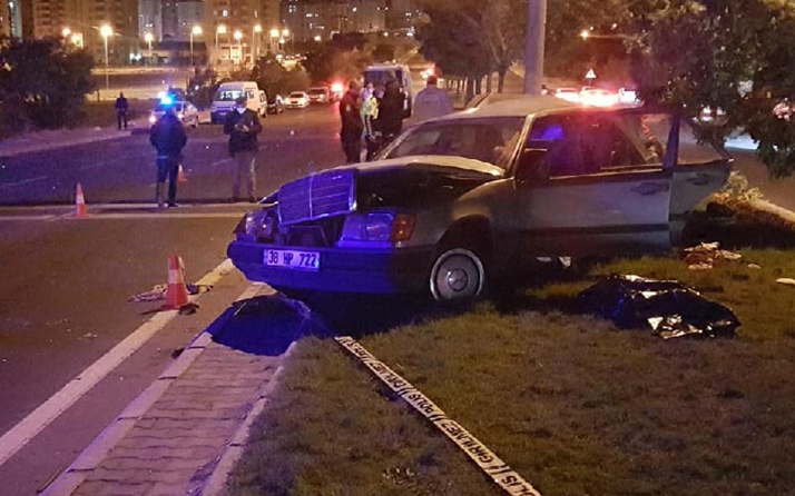 Kayseri'de 2 otomobilin çarpıştığı kazada ölüm geldi