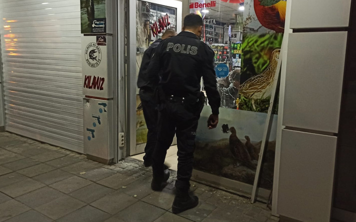 Ankara'da dükkana girdi! Ailesinin yanında kurşun yağdırdı