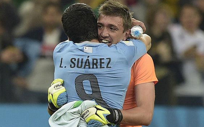 Luis Suarez'den gol sevincinde Fernando Muslera'ya destek