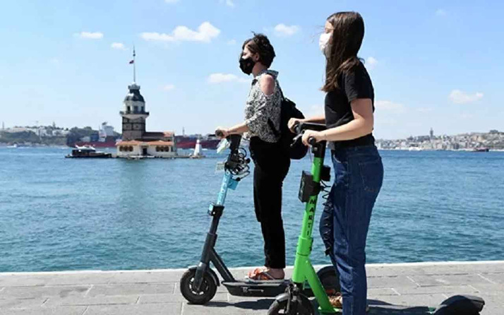 İstanbul'da scooter kullananlara ceza yağdı! Trafik polisi kuralı çiğneyeni affetmedi
