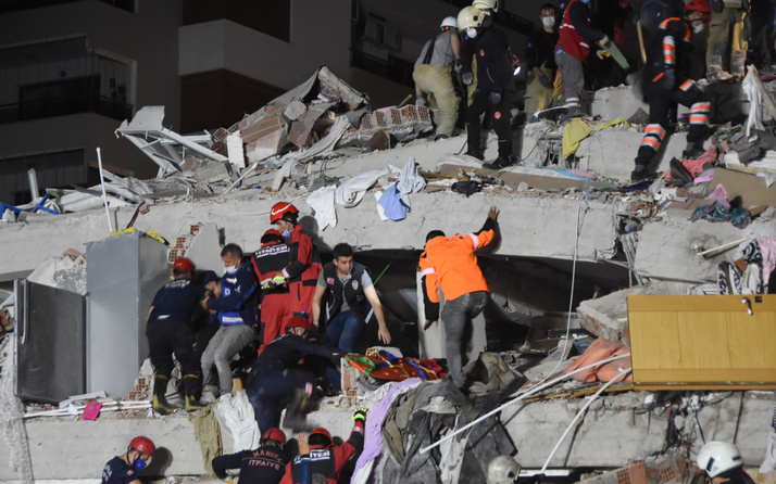 İzmir depremi paylaşımları sonrası 3 tutuklama
