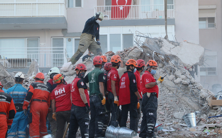 Depremin vurduğu İzmir'e hırsızlık için geldiler