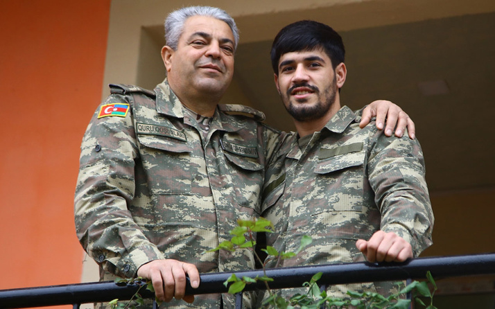 Azerbaycanlı baba oğul omuz omuza çarpışarak köylerini Ermenistan'ın işgalinden kurtardı