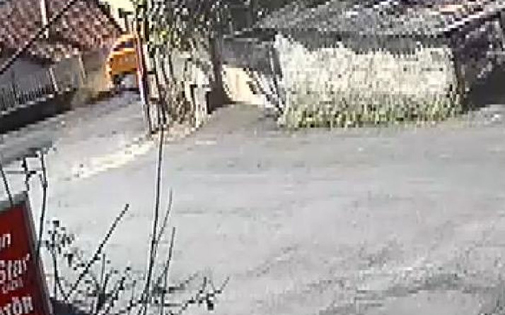 Sarıyer'de taksi evin bahçesine girdi! Şoför yaralandı