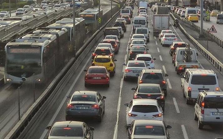 Rekor seviyeye çıktı! İstanbul'da kısıtlama öncesi trafik yoğunluğu