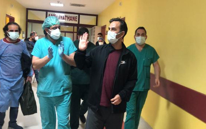 Yoğun bakımda dua isteyen doktor Hakan Akelma  koronavirüsü yendi