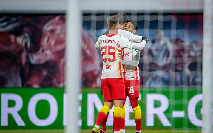 Leipzig, Augsburg’u iki golle geçti