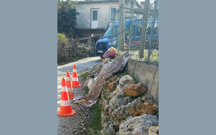 Herkes oturuyor sandı! 81 yaşındaki kadın taş duvar üzerinde ölü bulundu