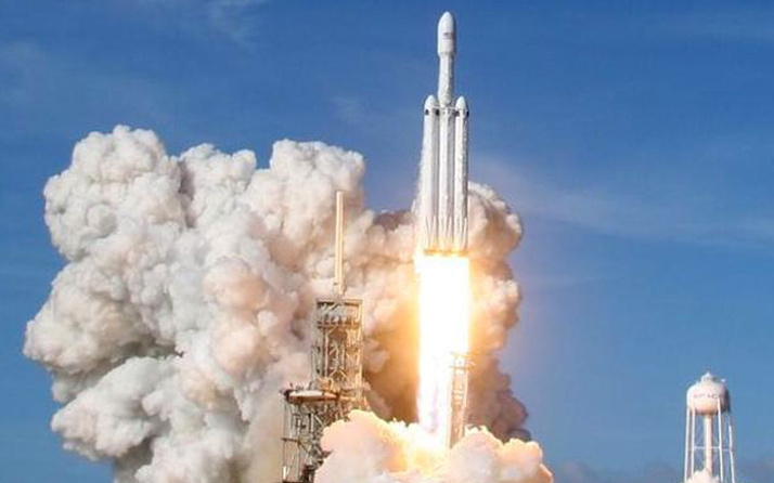SpaceX'e ait roketin parçası Washington eyaletinde tarlada bulundu