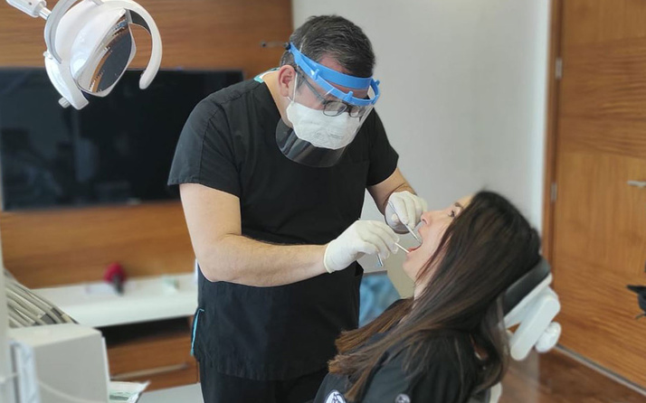 Koronavirüsü yüzde 99,1 oranında önlediği ortaya çıktı Diş hekimi Dr. Onur Atilla açıkladı